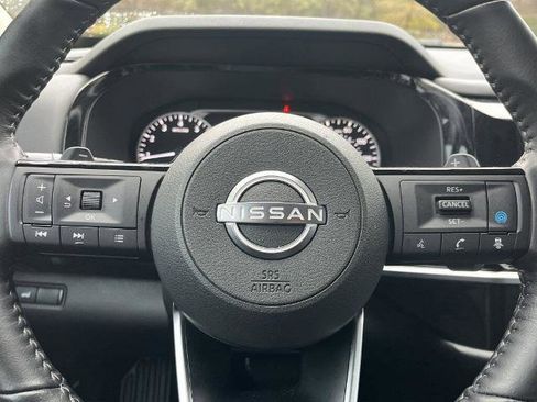 Certified 2025 Nissan Pathfinder SL image 11