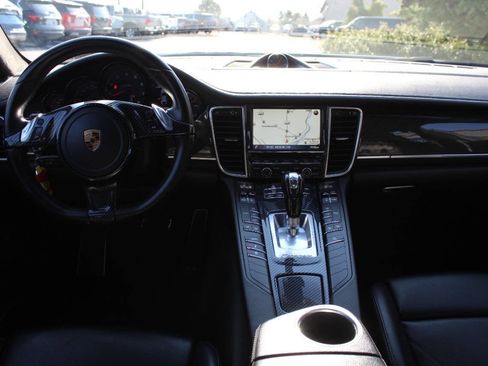 Used 2016 Porsche Panamera 4 Edition image 25
