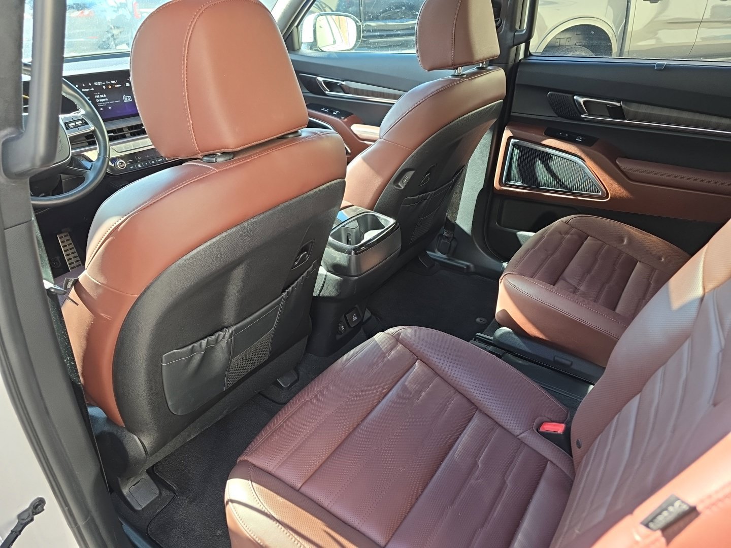 Used 2024 Kia Telluride SX Prestige w/ Towing Package AWD/4WD image 22