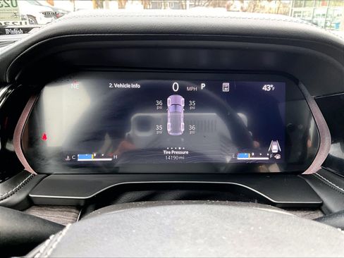 Used 2023 Jeep Grand Cherokee Overland image 25