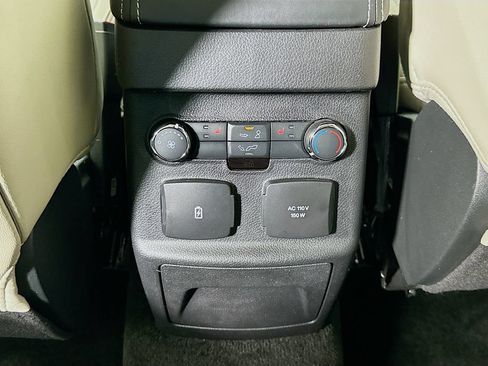 Used 2018 Ford Explorer Platinum AWD/4WD image 26