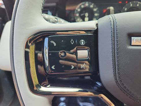 New 2026 Land Rover Range Rover Velar Dynamic SE image 19