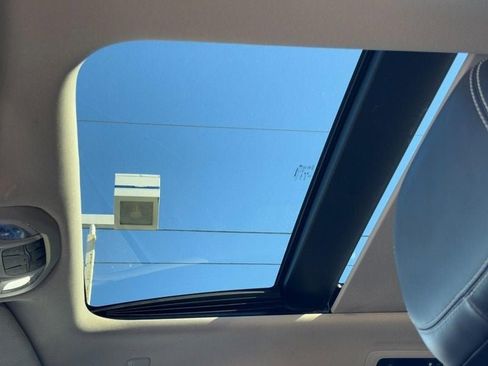 Used 2023 Chrysler Pacifica Limited image 26