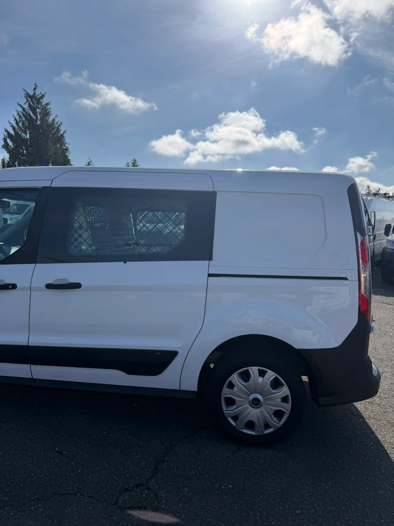 Used 2022 Ford Transit Connect XL FWD image 9