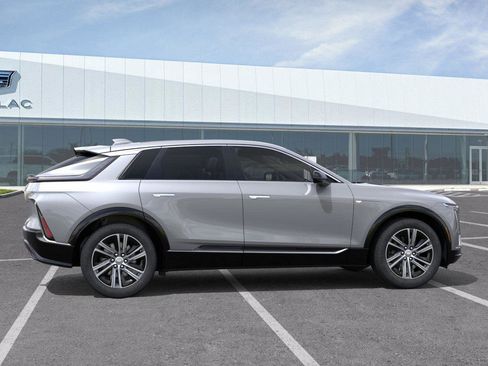 New 2025 Cadillac Lyriq Luxury image 6