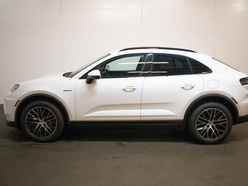 Used 2025 Porsche Macan 4S Electric image 2