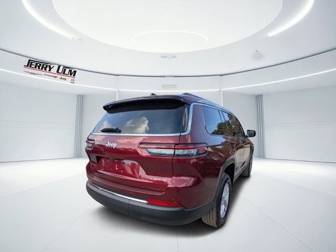 New 2025 Jeep Grand Cherokee L Laredo image 3
