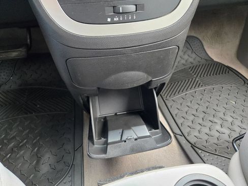 Used 2006 Pontiac Montana SV6 w/ Convenience Package FWD image 24