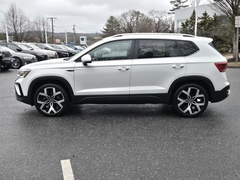 Certified 2023 Volkswagen Taos SEL image 19