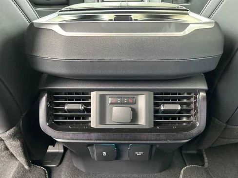 New 2023 Ford F150 Lightning Platinum image 30