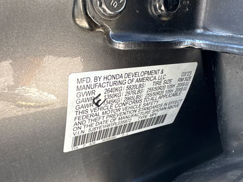 Used 2023 Acura MDX SH-AWD w/ Advance Package image 33