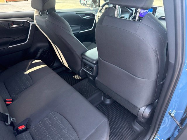 Used 2025 Toyota RAV4 SE AWD/4WD image 17