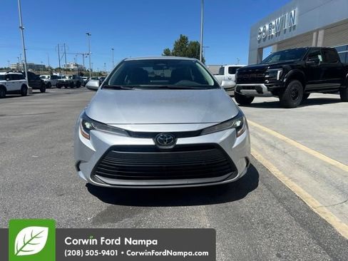 Used 2024 Toyota Corolla LE FWD image 2