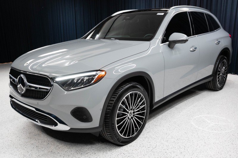 New 2027 Mercedes-Benz GLC 300 image 1