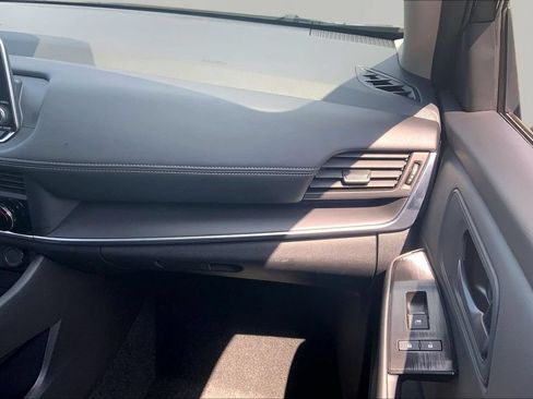 Certified 2026 Nissan Rogue S FWD image 18