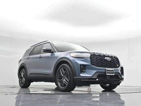 Used 2025 Ford Explorer ST w/ Sun And Sound Package AWD/4WD image 49