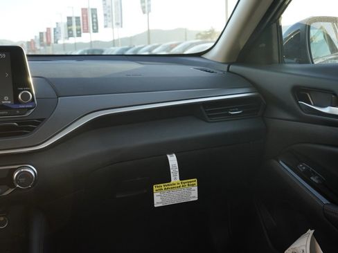 New 2025 Nissan Altima 2.5 SR image 22