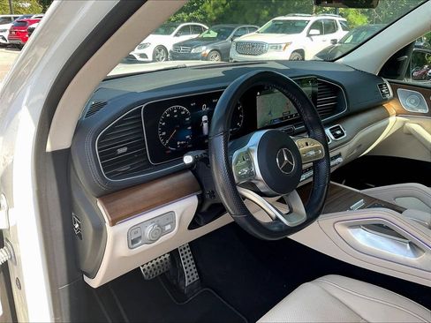 Certified 2023 Mercedes-Benz GLS 450 4MATIC image 4