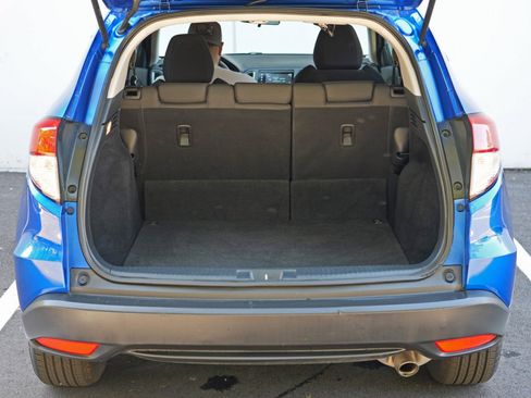 Used 2022 Honda HR-V EX image 9