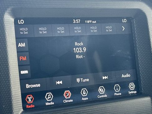 Used 2023 Jeep Gladiator Sport AWD/4WD image 19