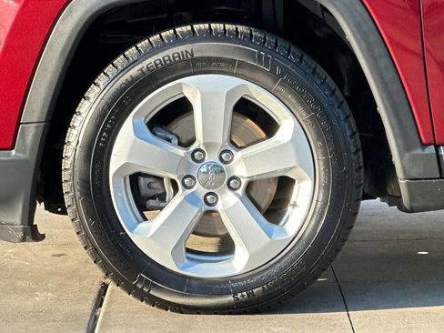 Used 2021 Jeep Compass Latitude image 27