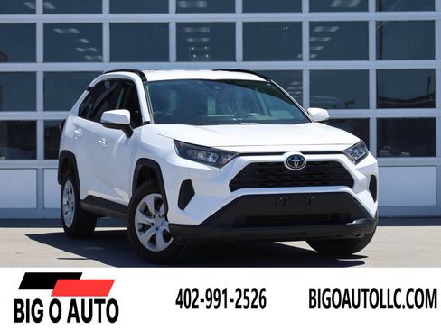 Used 2019 Toyota RAV4 LE AWD/4WD image 1