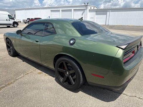 Used 2018 Dodge Challenger R/T Scat Pack RWD image 12