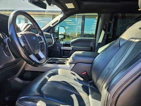 Used 2022 Ford F350 Platinum AWD/4WD image 17