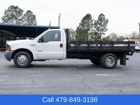 Used 2005 Ford F350 2WD Regular Cab DRW Super Duty image 3