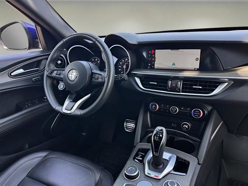 Used 2022 Alfa Romeo Stelvio Ti AWD/4WD image 7