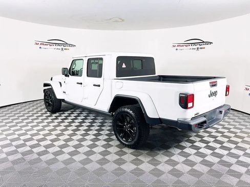 Used 2024 Jeep Gladiator Sport AWD/4WD image 6