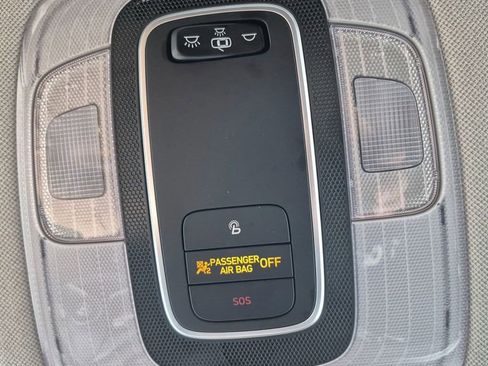 Used 2022 Hyundai Elantra SEL image 25