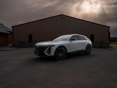 New 2024 Cadillac Lyriq Sport w/ Nappa Leather Package image 1