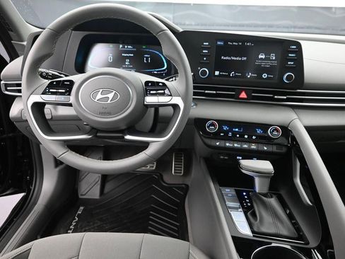 New 2026 Hyundai Elantra SEL Sport Premium FWD image 11