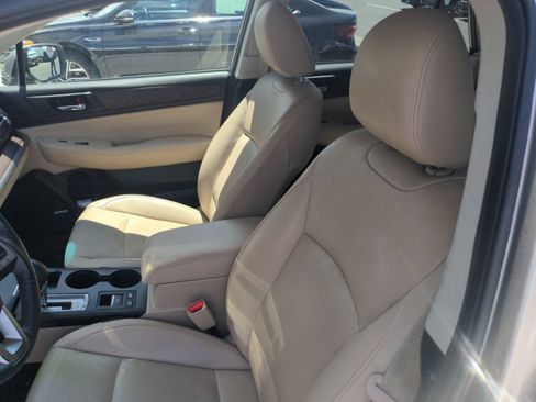 Used 2017 Subaru Outback 3.6R Limited AWD/4WD image 9