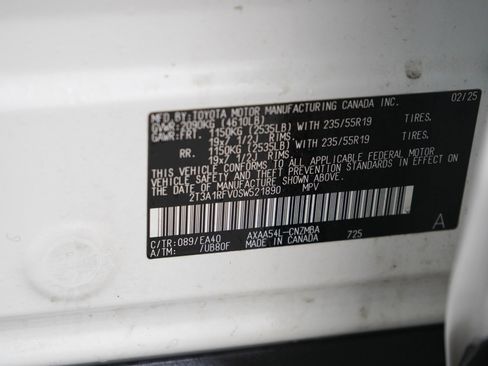 Used 2025 Toyota RAV4 XLE Premium AWD/4WD image 28