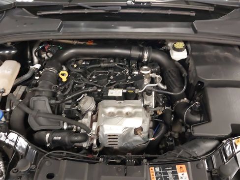 Used 2018 Ford Focus SE FWD image 30