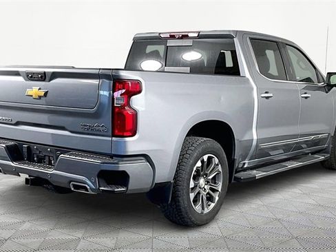 Used 2024 Chevrolet Silverado 1500 High Country w/ Technology Package image 5