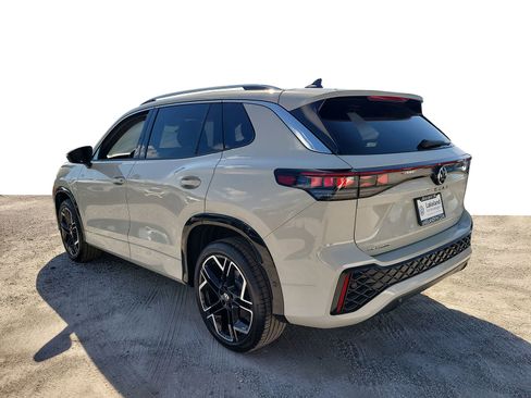 New 2026 Volkswagen Tiguan SEL R-Line AWD/4WD image 4