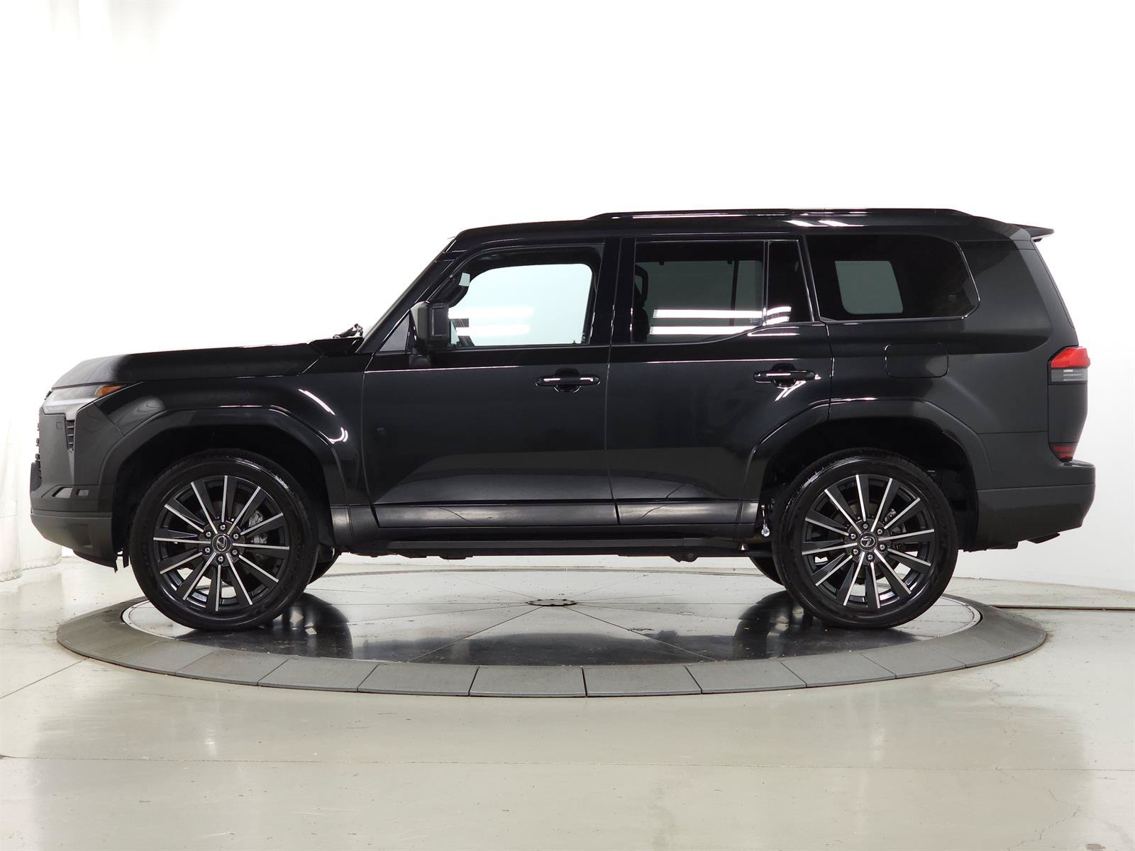 Used 2024 Lexus GX 550 w/ Accessory Package (Z1) AWD/4WD image 5