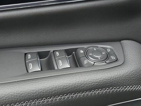 New 2026 GMC Yukon XL Denali w/ Sun & Power Step Package AWD/4WD image 11