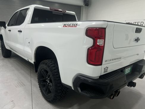 Used 2023 Chevrolet Silverado 1500 LT Trail Boss w/ LT Trail Boss Premium Package AWD/4WD image 6