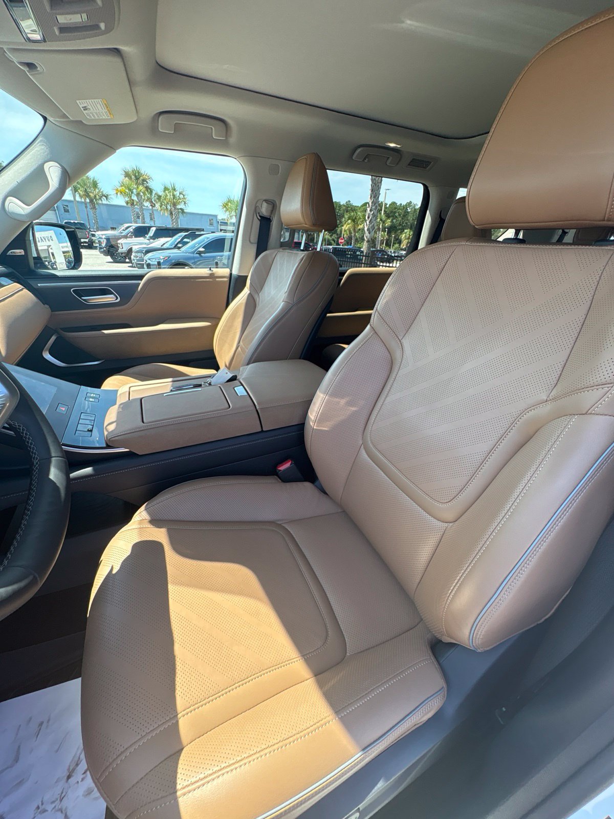 Used 2026 INFINITI QX80 Luxe w/ Cargo Package RWD image 15