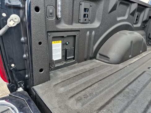 Used 2025 Ford F150 Platinum AWD/4WD image 9