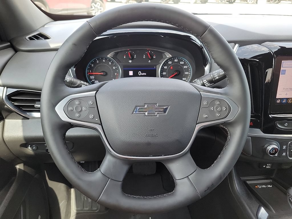 Used 2023 Chevrolet Traverse RS FWD image 28