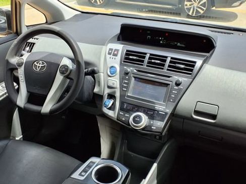 Used 2012 Toyota Prius V Five FWD image 29