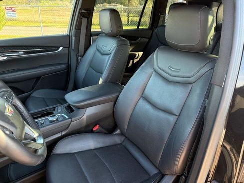 Used 2023 Cadillac XT6 Premium Luxury image 14