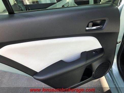 Used 2016 Toyota Prius Two FWD image 15