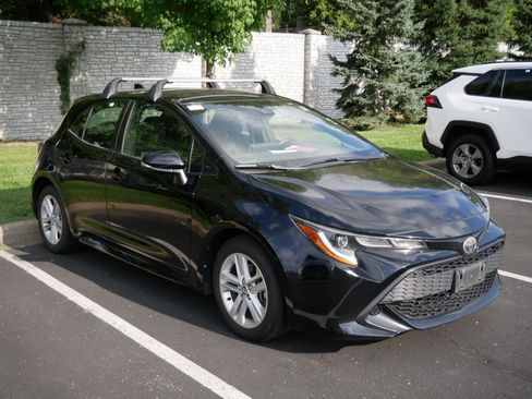 Used 2019 Toyota Corolla SE FWD image 3