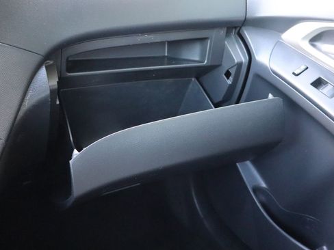 Used 2010 Toyota Matrix image 34